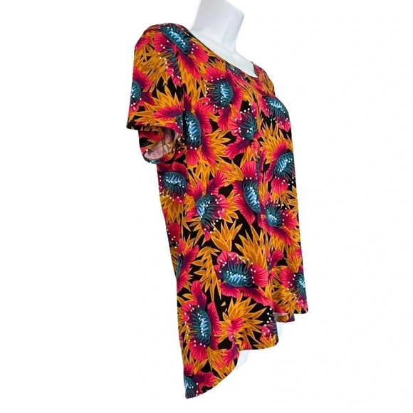 LuLaRoe Classic Scoop Neck Tee - Woman’s Size Large - Picture 5 of 6